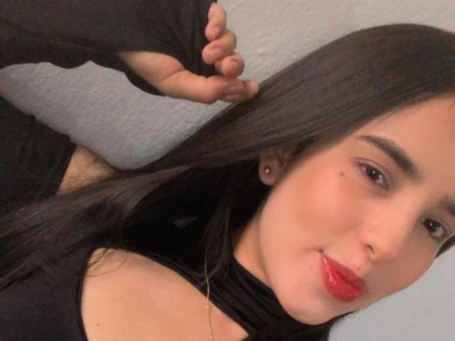 AlanaReyes - Galeriebild 2