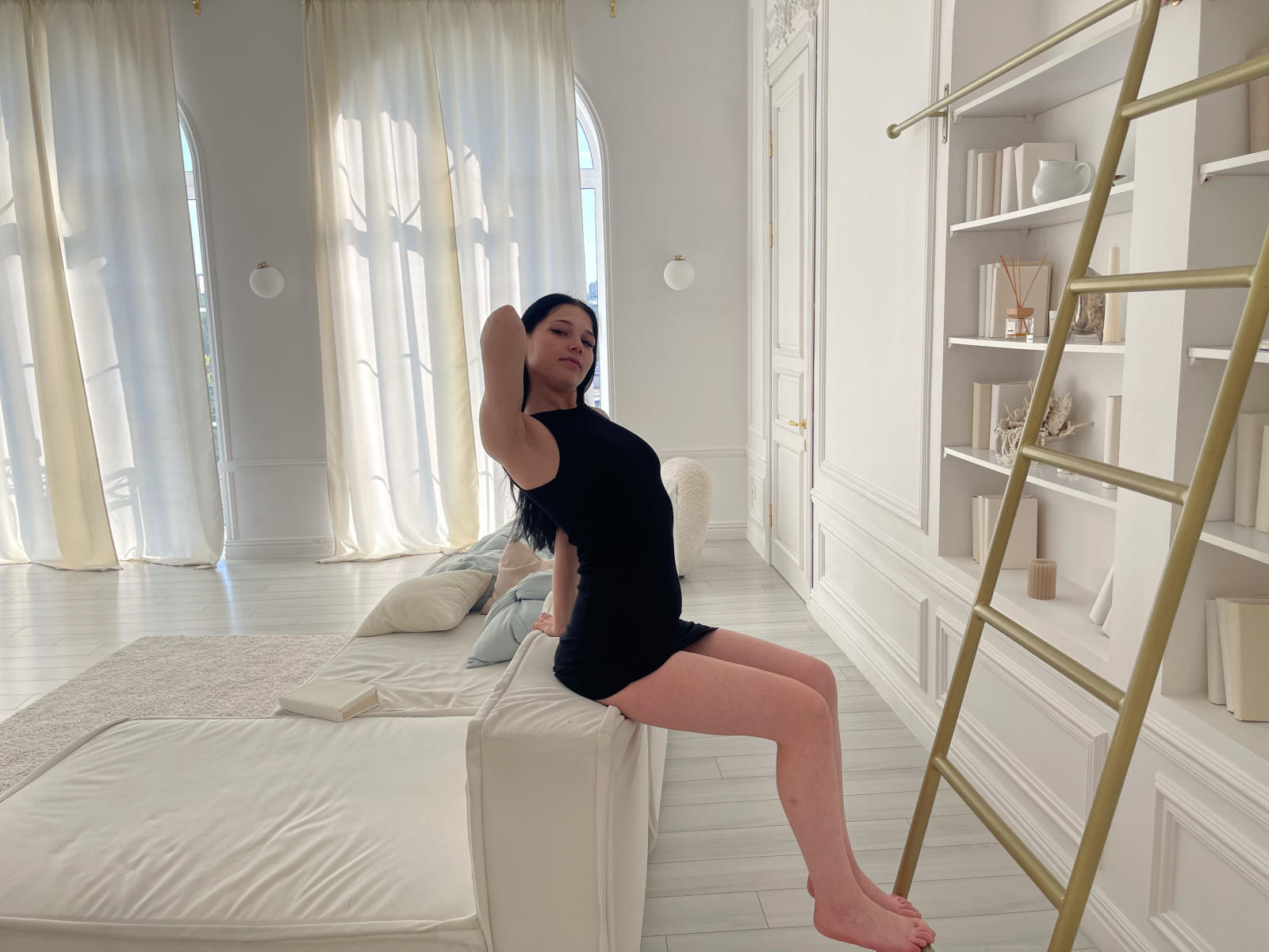 LiyaFrench - Gallery picture 8