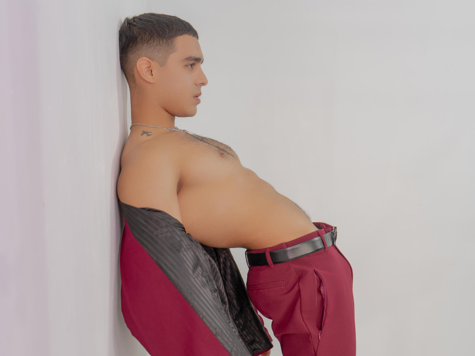 BrattOne - Image de la galerie 1
