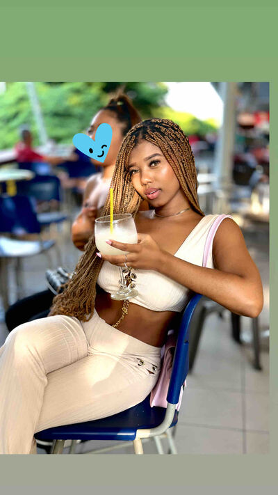 LianaShaik - Image de la galerie 1