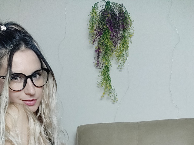 YourHelena - Immagine della galleria 2