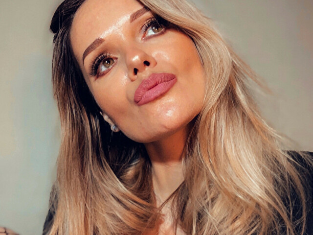SquirtJulia - Zdjęcie z galerii 7